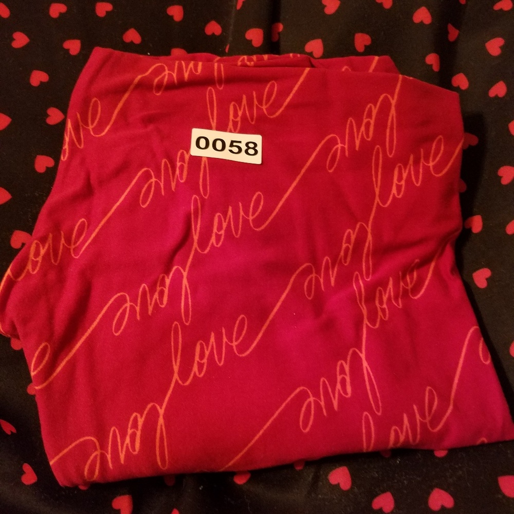 Lularoe Vintage T&C (Tall and Curvy) Love Leggings